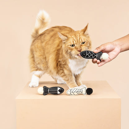 OFF THE SCALES MINI CAT TOYS